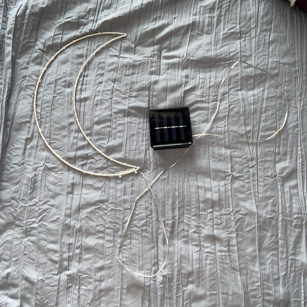 Hanging moon light for wall , does three settings!